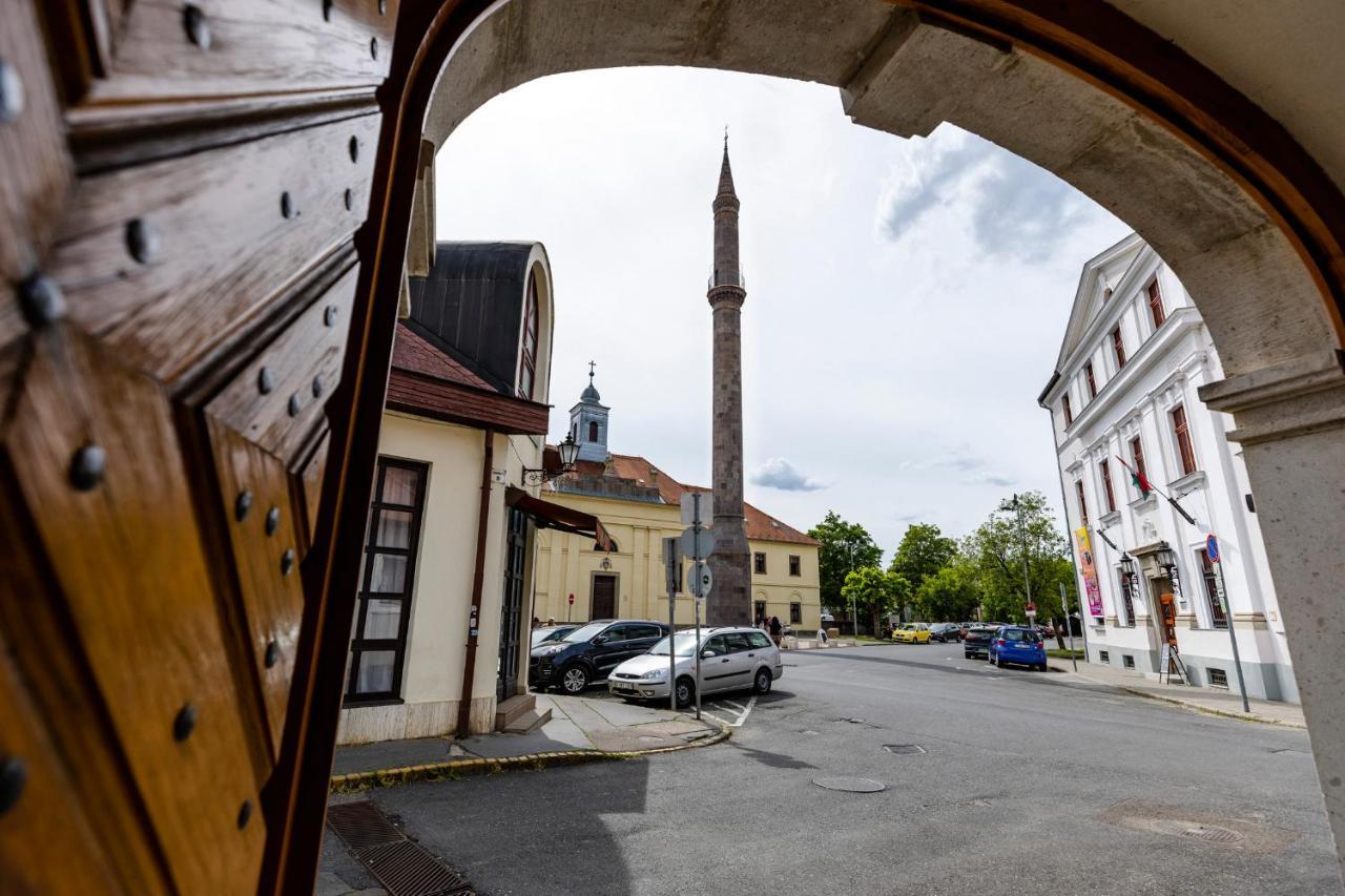 Servita Udvarhaz Eger Exterior photo